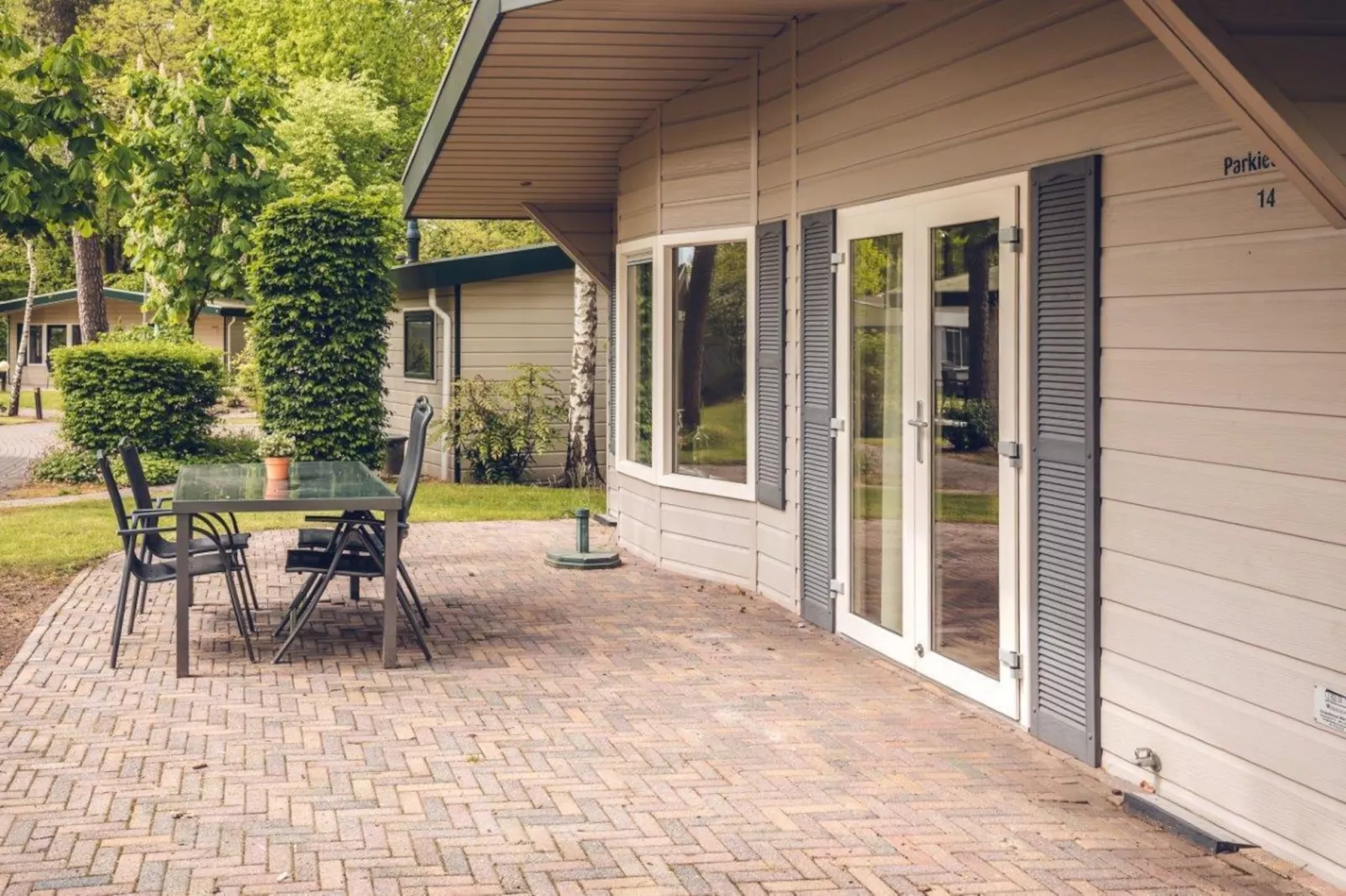 Bungalow Chalet+ | 2 - 4 people-Terrace balcony
