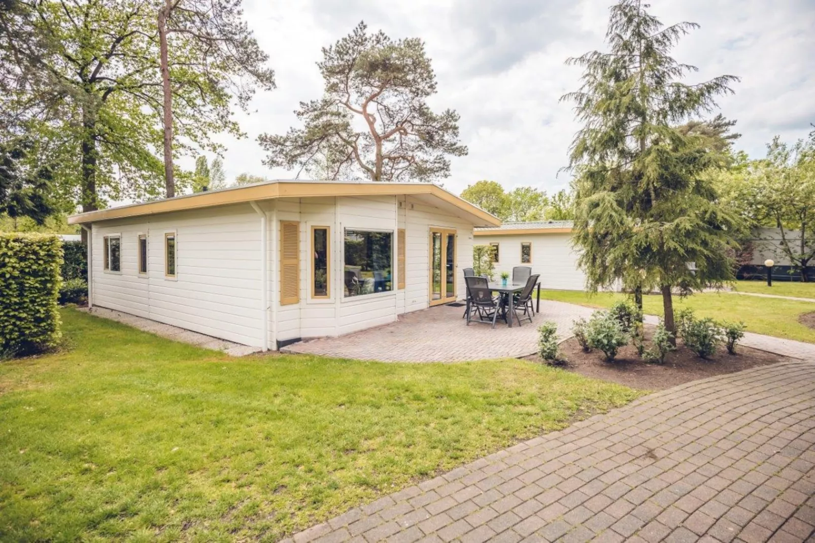 Bungalow Chalet+ | 2 - 6 people-Terrace balcony