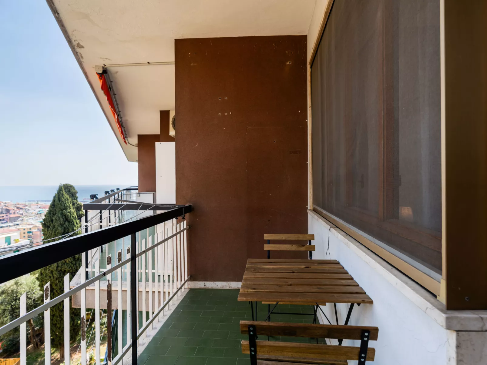 Seaview, Modern Apartment-Outside