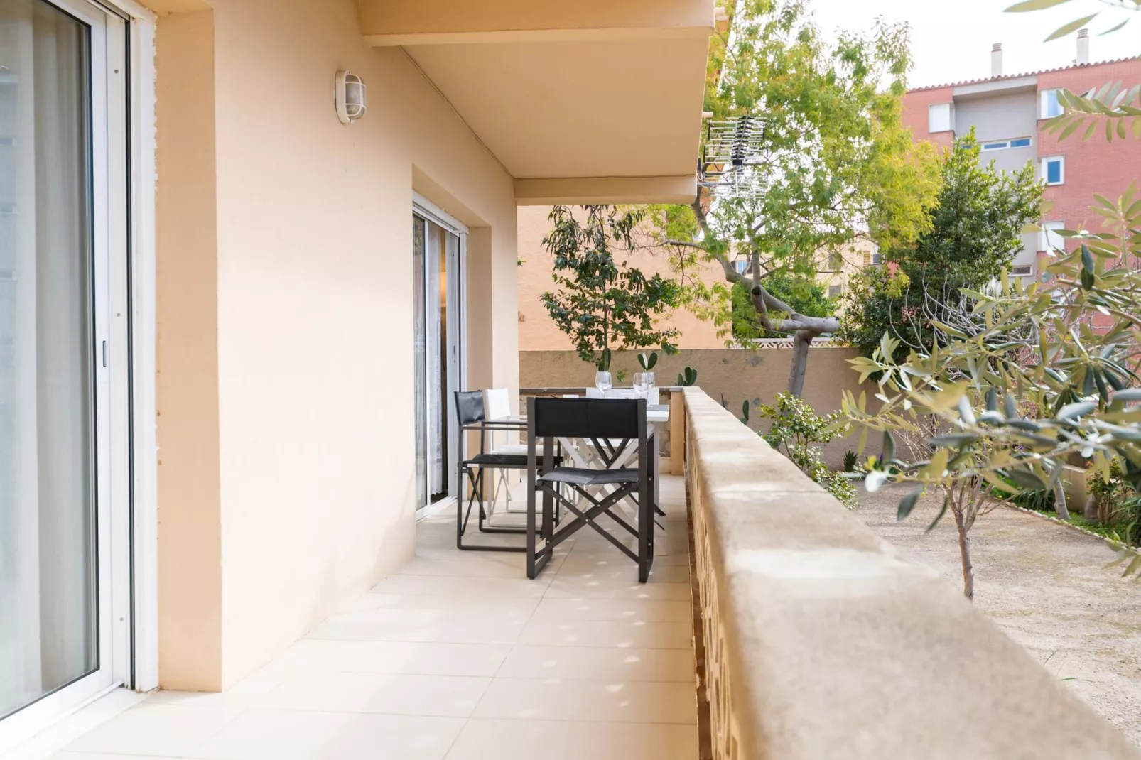 Luna-Terrace balcony