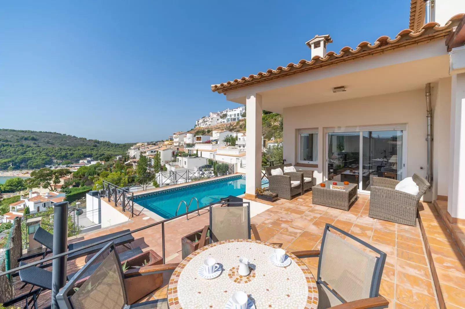 Isabelle-Terrace balcony