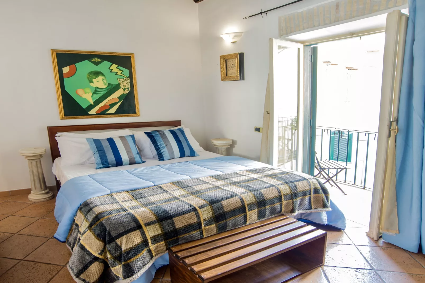 Trevi Fountain Apartment-Bedroom