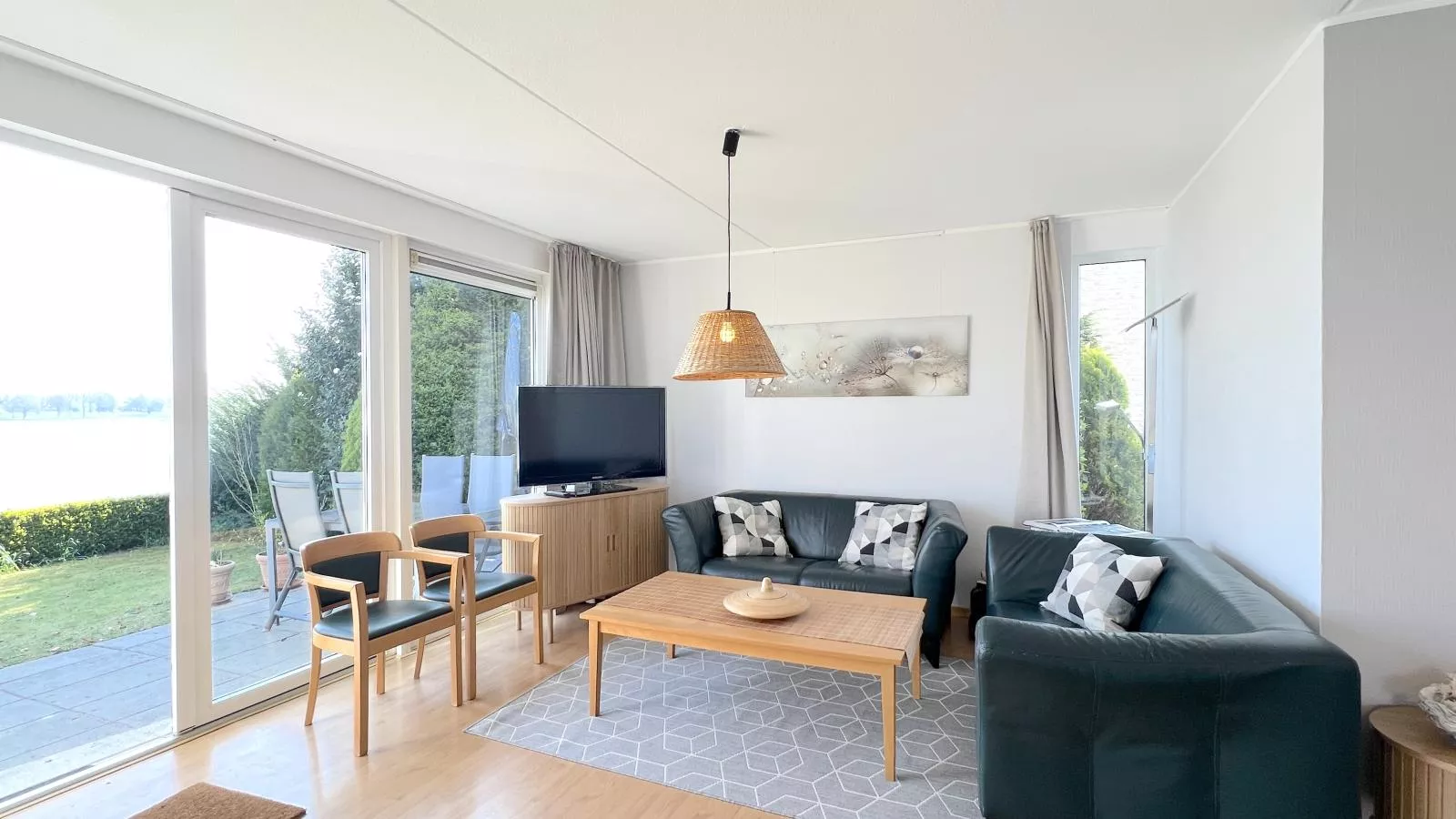 Aan de oever-Living room
