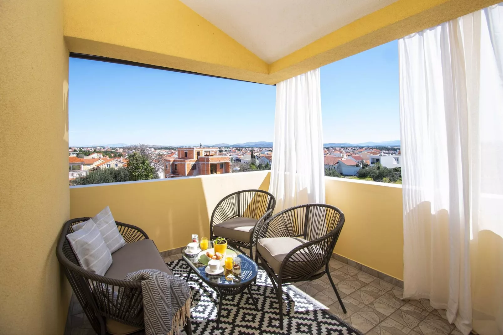 Garden Boutique Apartments - Diora-Terrassenbalkon