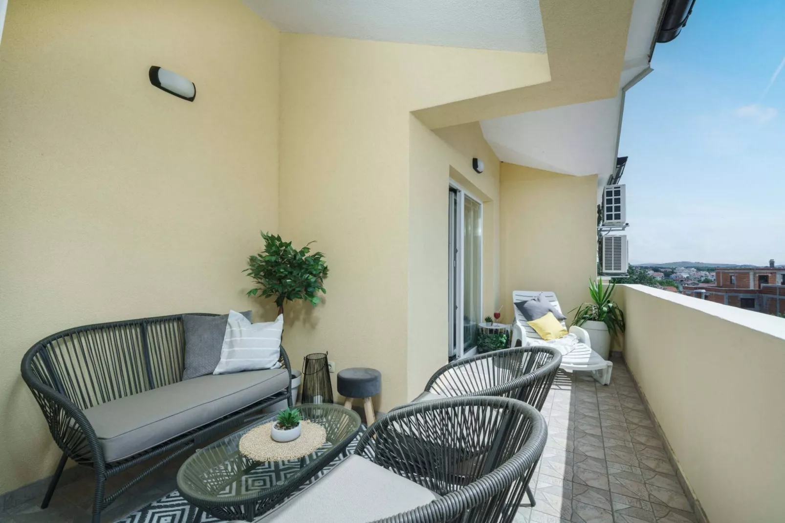 Garden Boutique Apartments - Silver