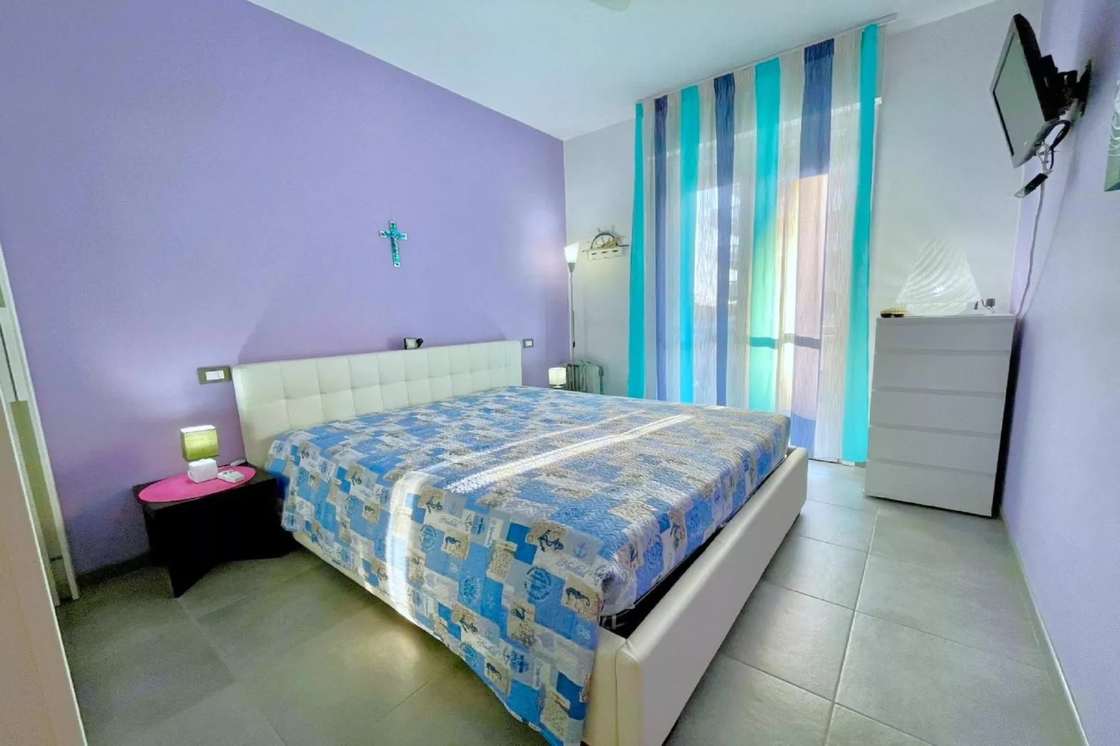 Lepanto 25-Bedroom