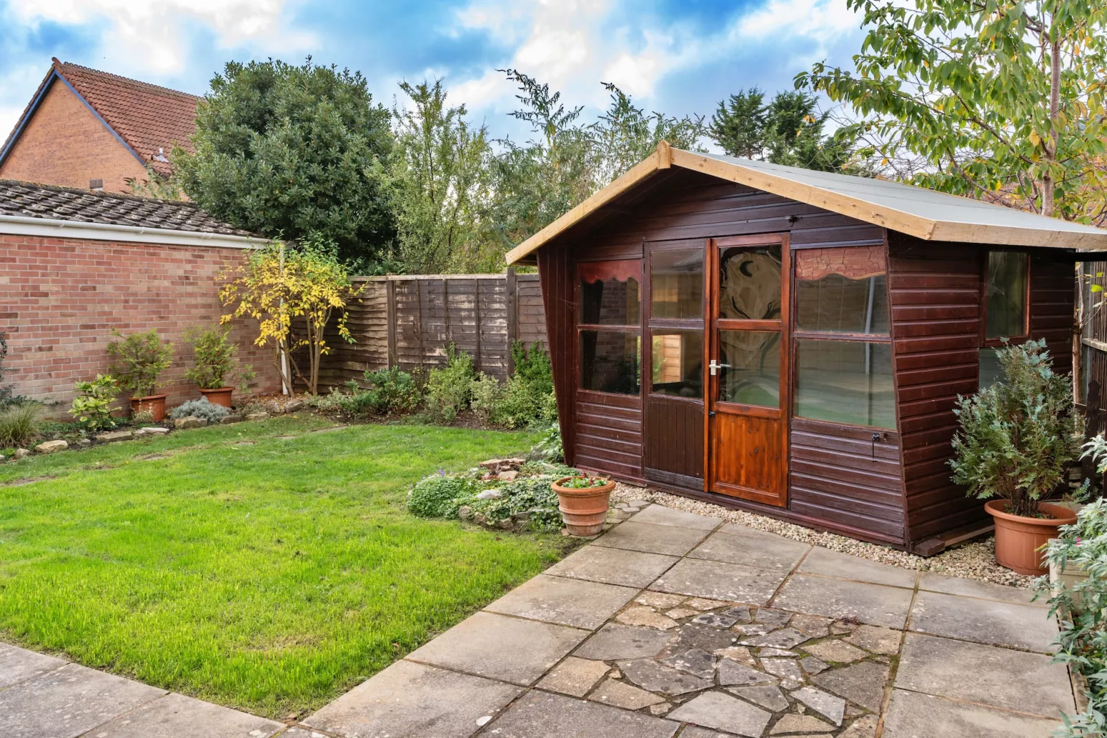 Southern Lea-Gardens summer