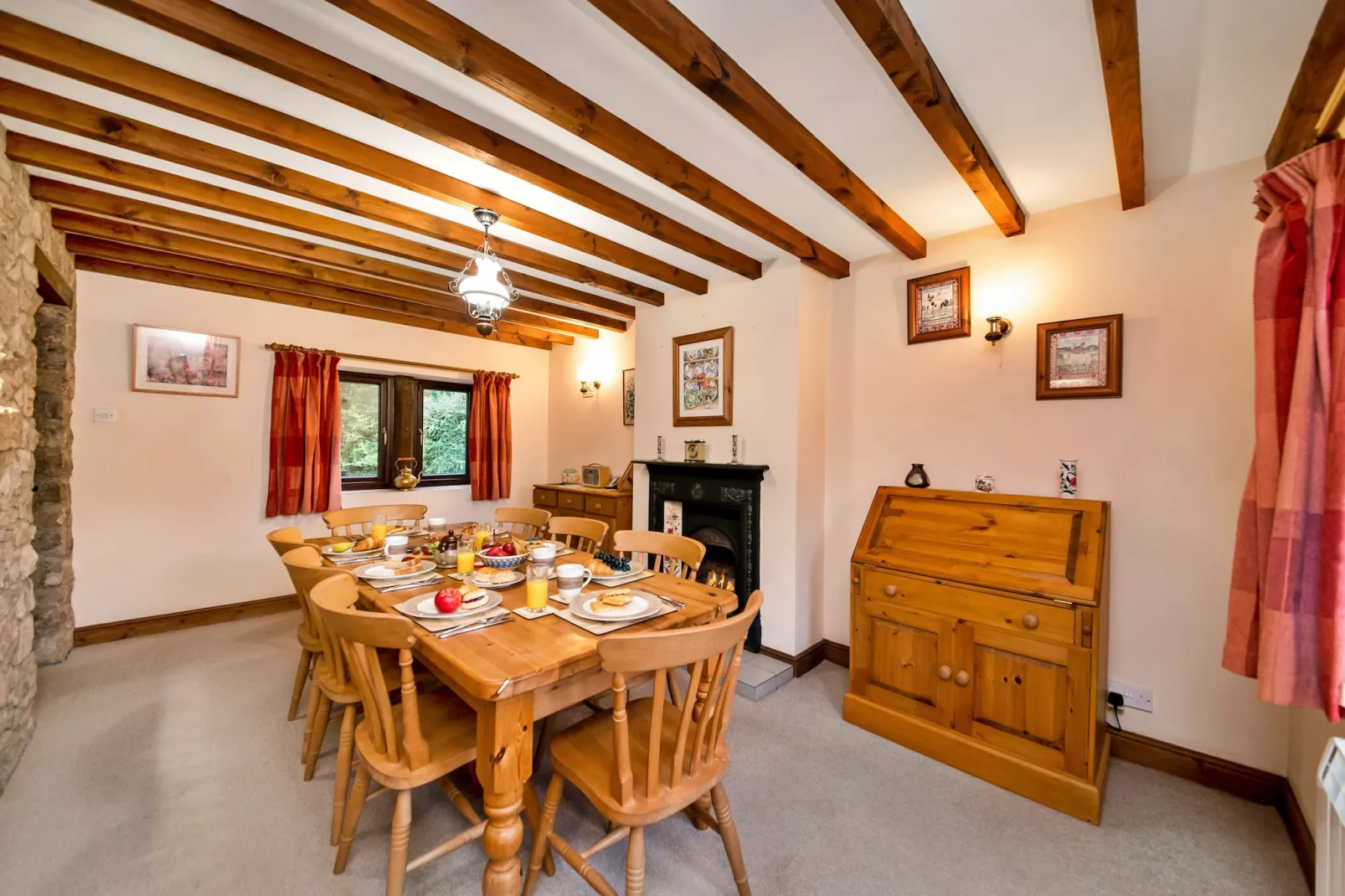 The Shires-Dining room