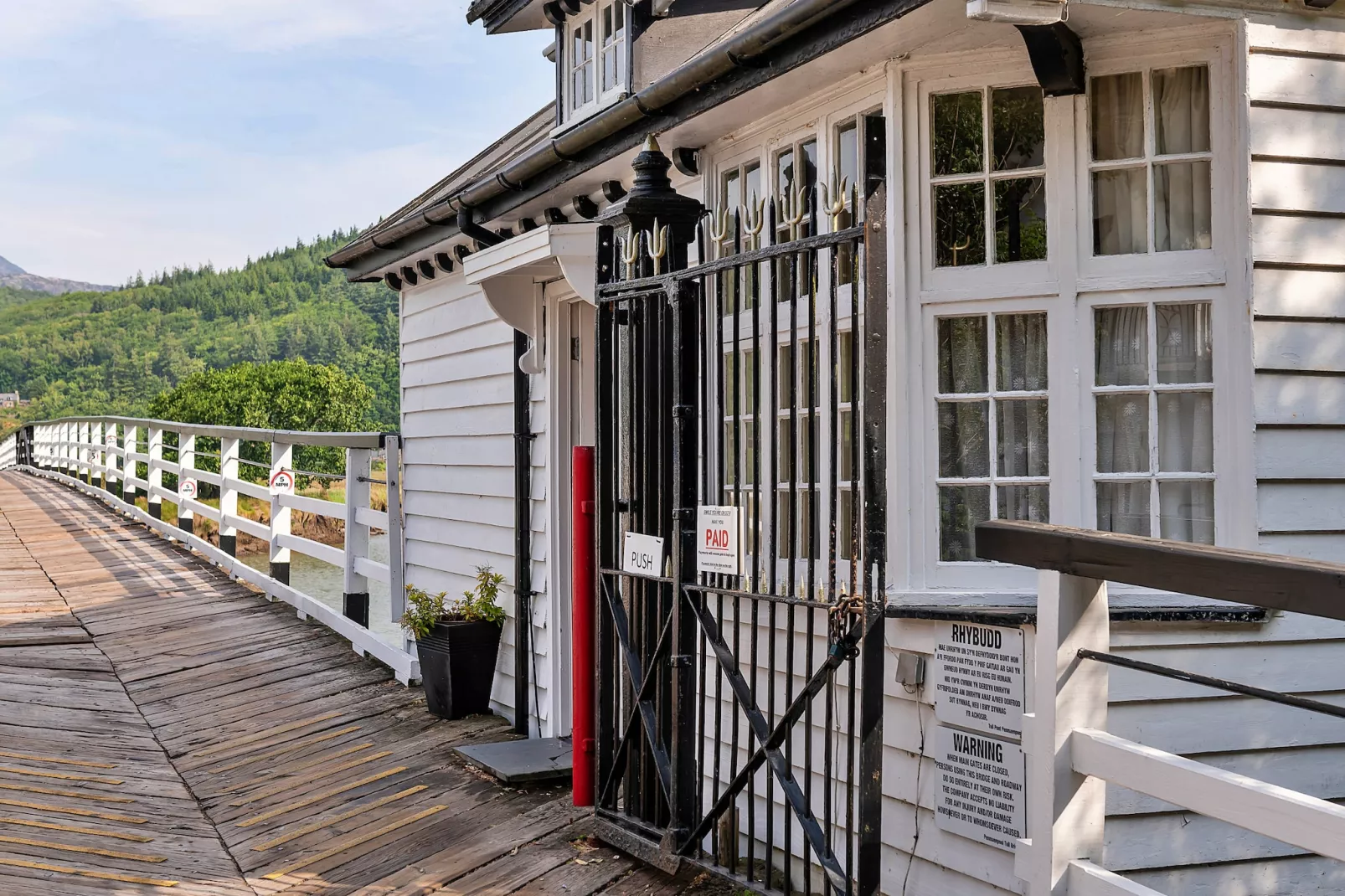 Toll Bridge Cottage-Outdoor