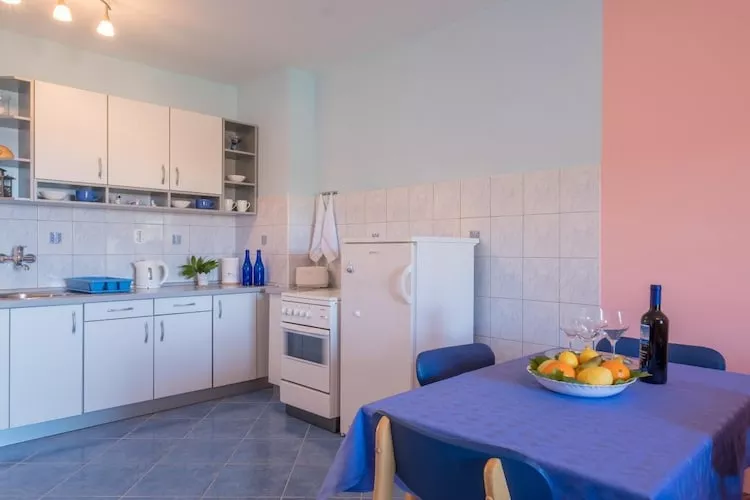 Apartments Saulan - One Bedroom Apartment with Balcony and Sea View (Molunat)-Kitchen