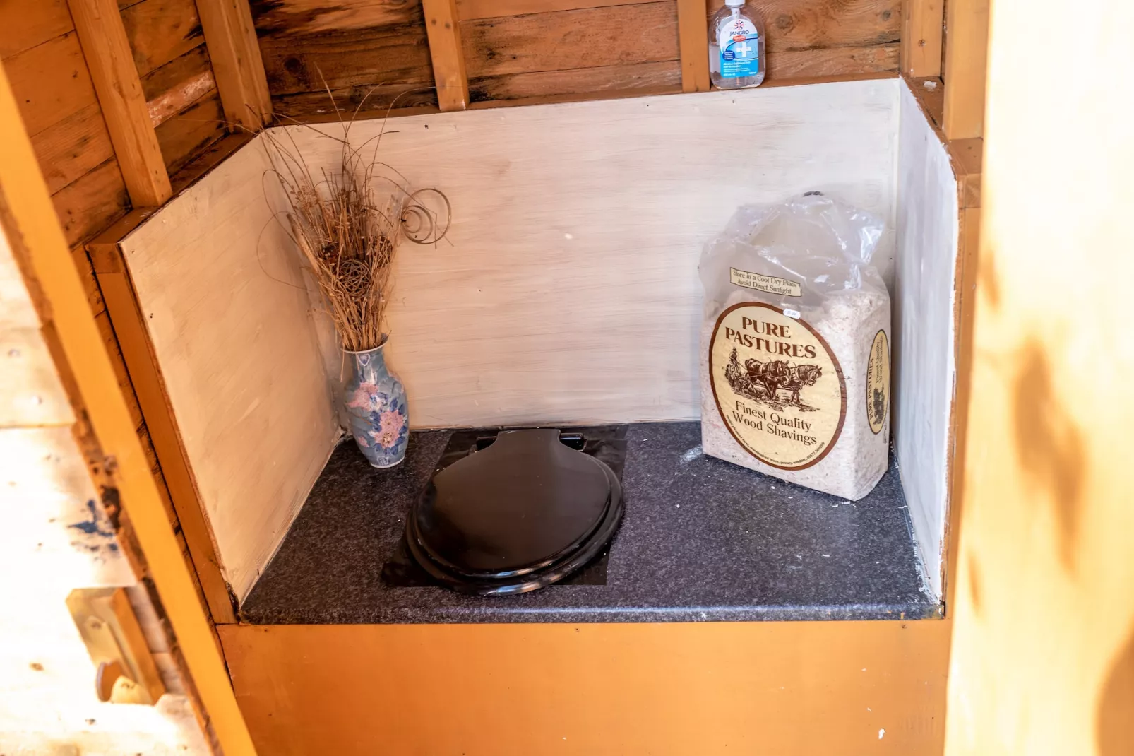 Yeworthy Eco-Treehouse-Bathroom