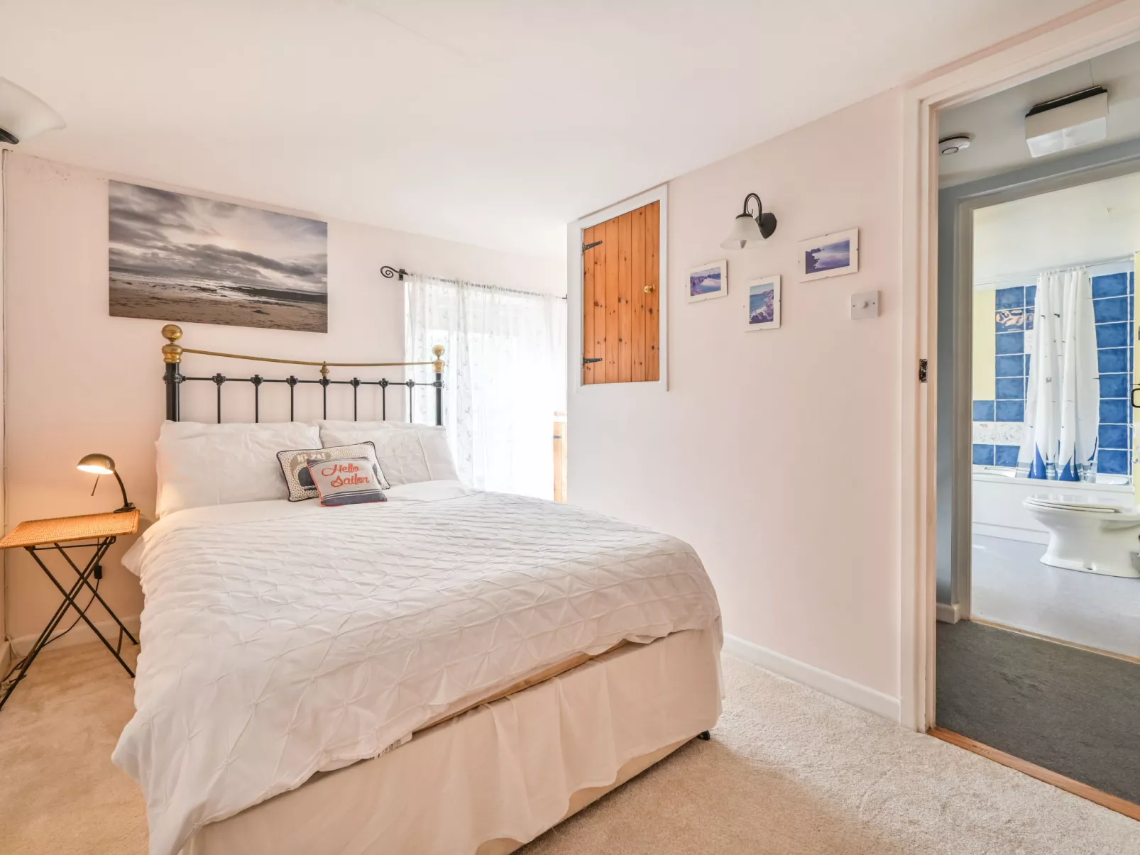 Dolphin Cottage-Inside