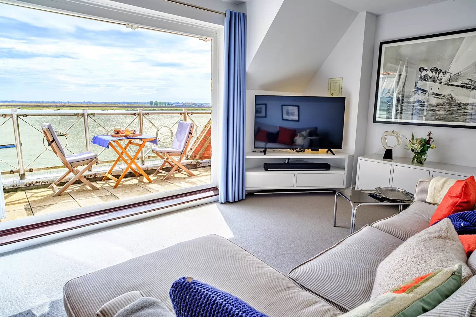 Kings Wharf-Living room