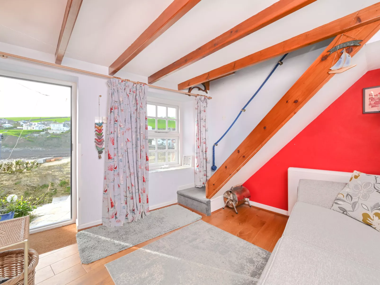Dolphin Cottage-Inside