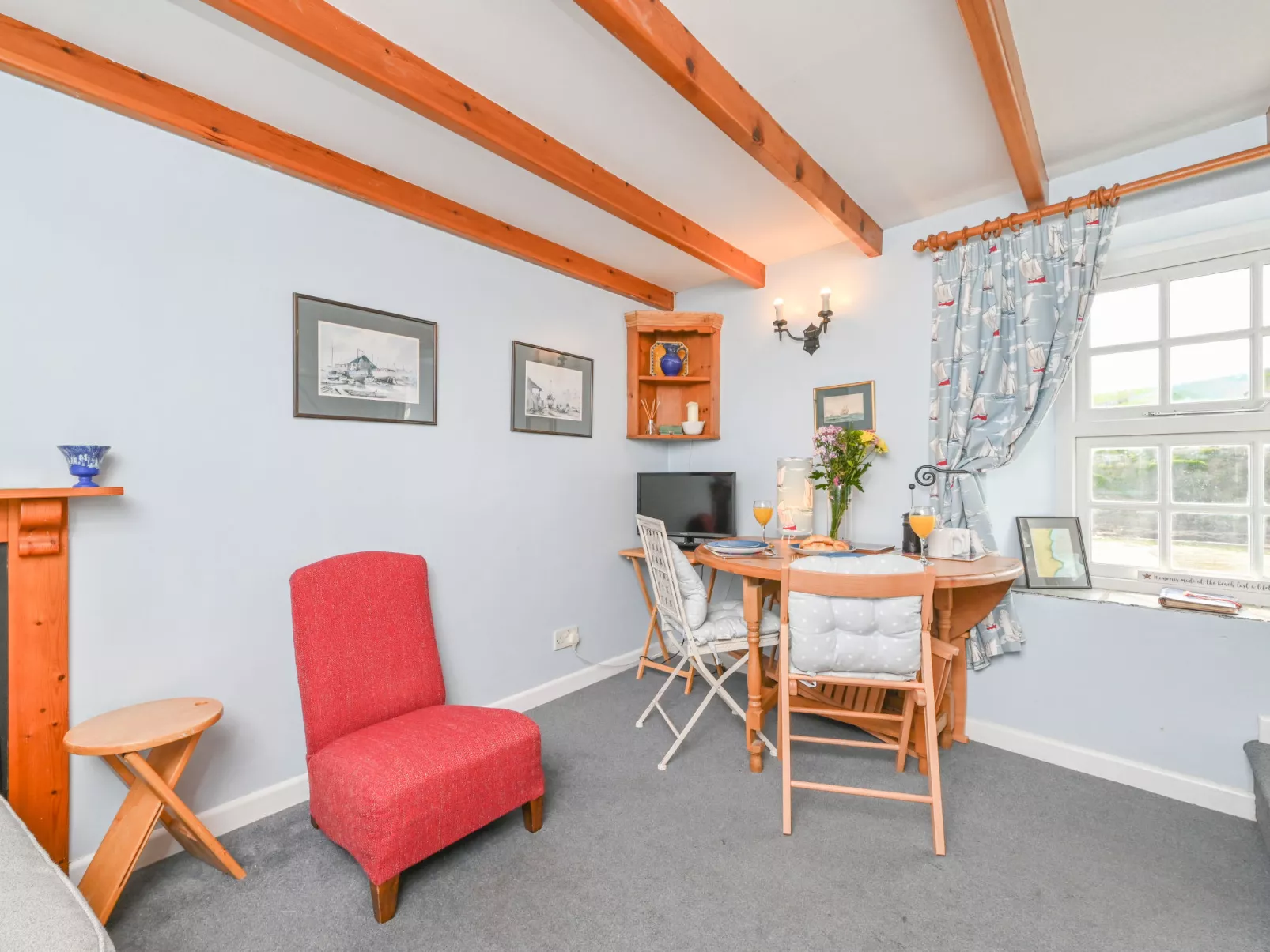 Dolphin Cottage-Inside