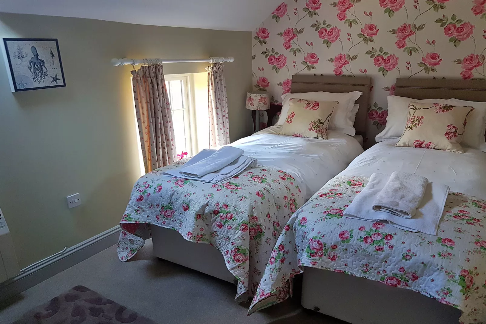 No.3 Meynell Mews-Bedroom