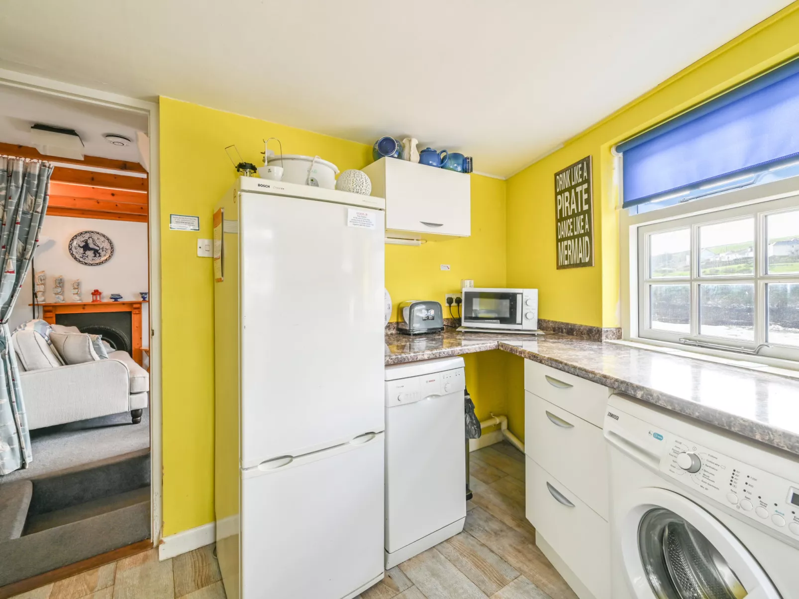 Dolphin Cottage-Inside