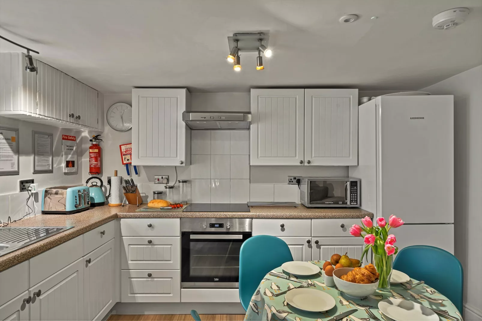 Porthole Cottage-Kitchen