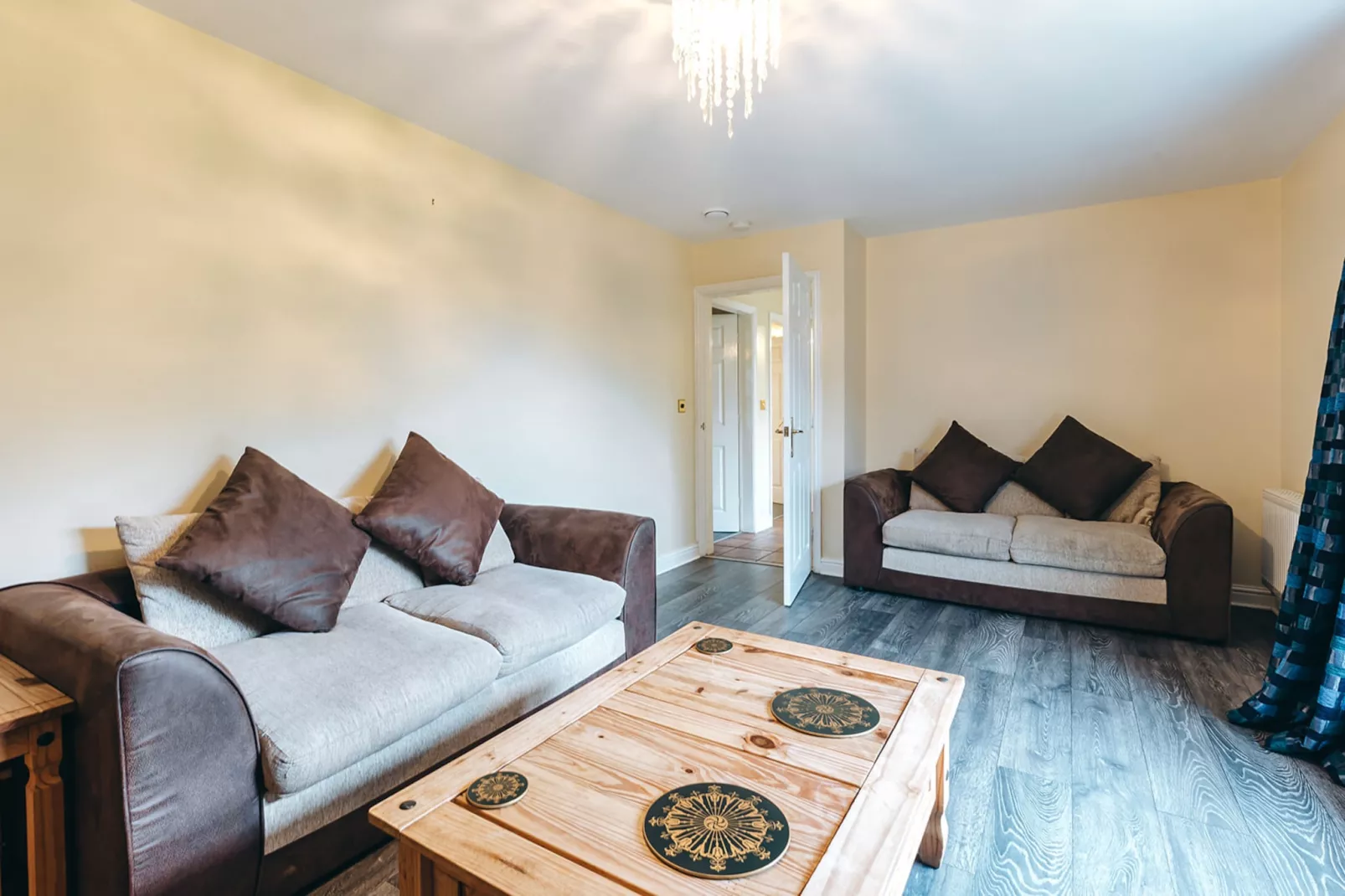Netley Hall - Poppy-Living room