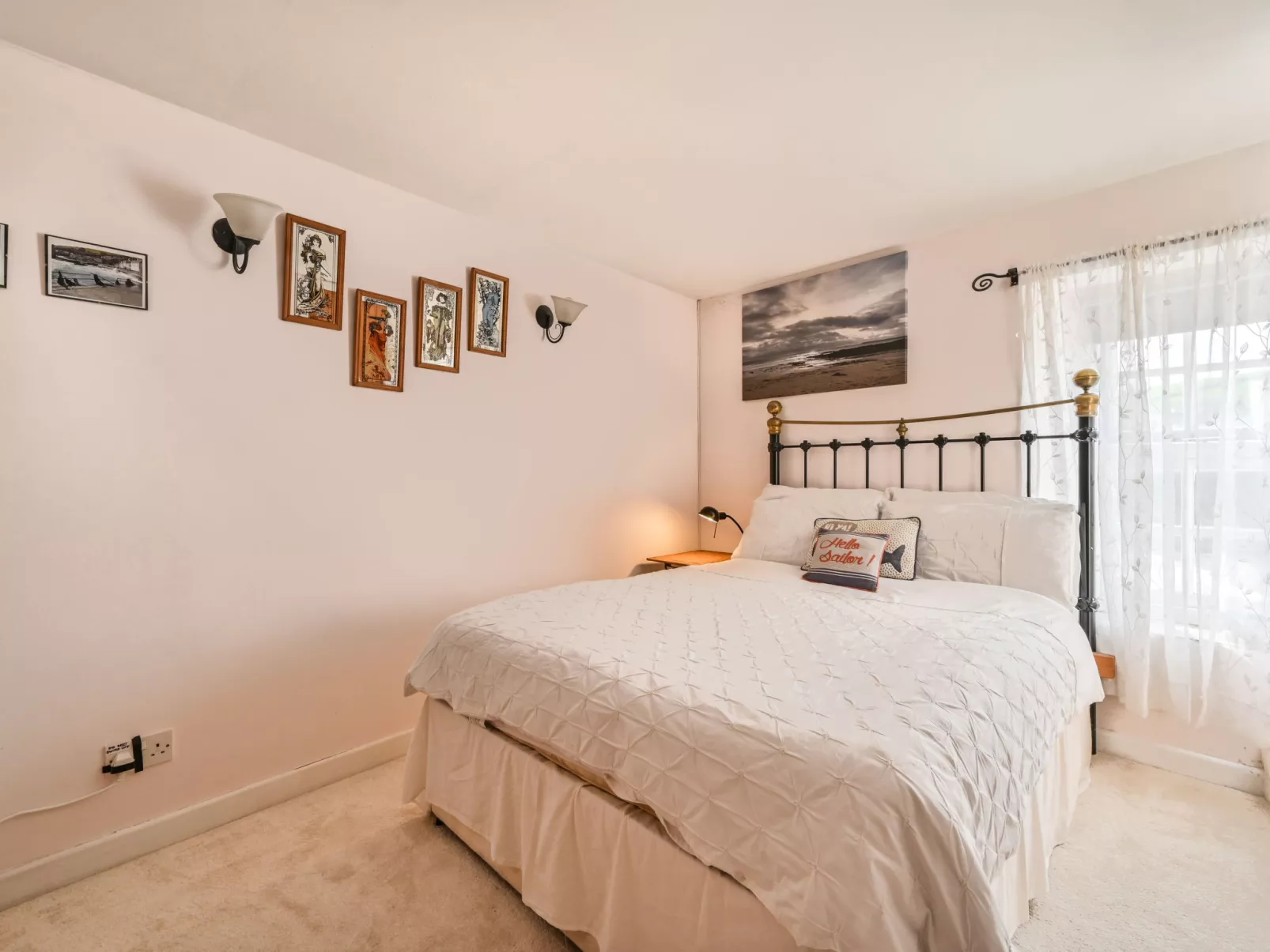 Dolphin Cottage-Inside