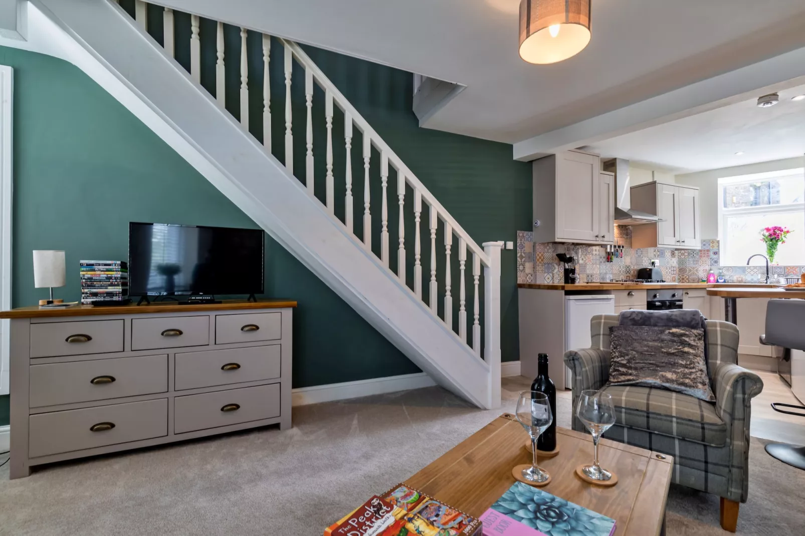 Suzy's Cottage-Living room