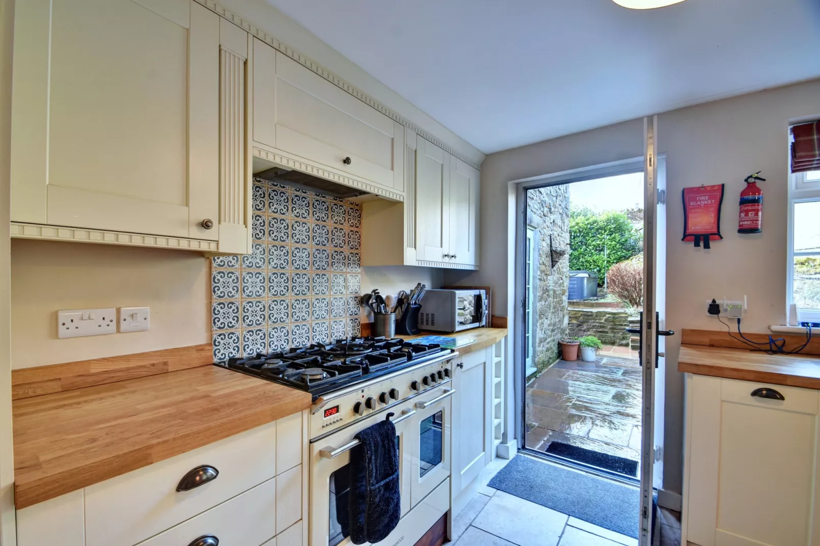 Stable Cottage-Kitchen