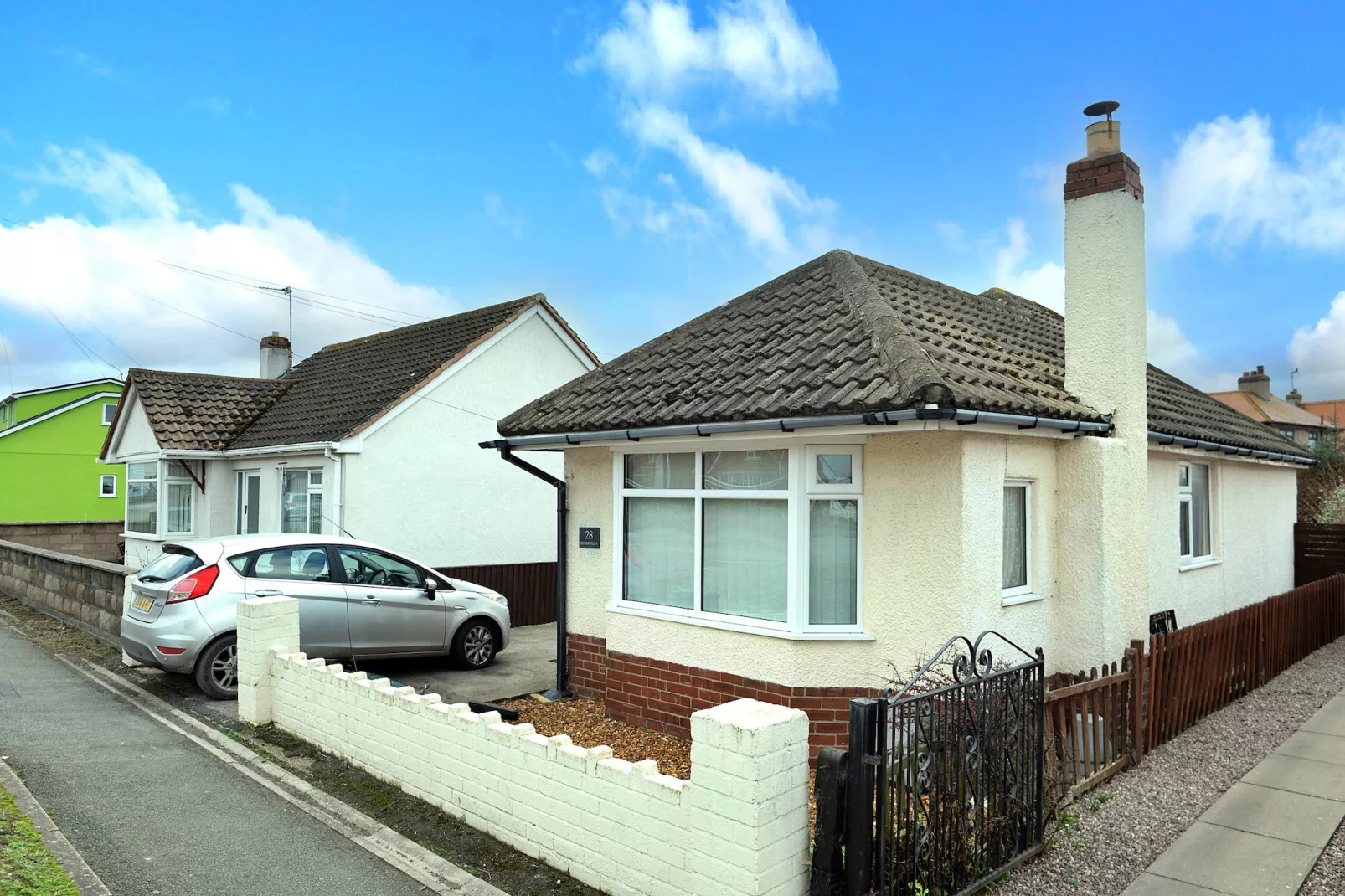Llys Llewellyn-Exterior summer