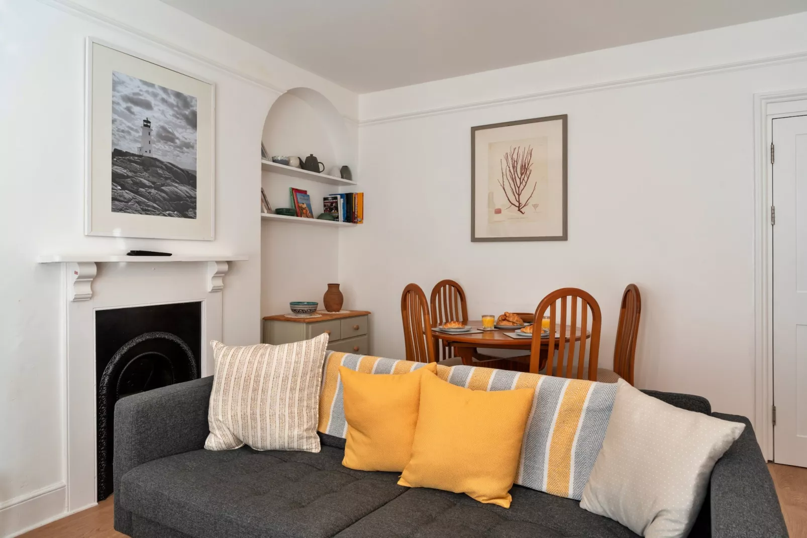 Centre View-Living room