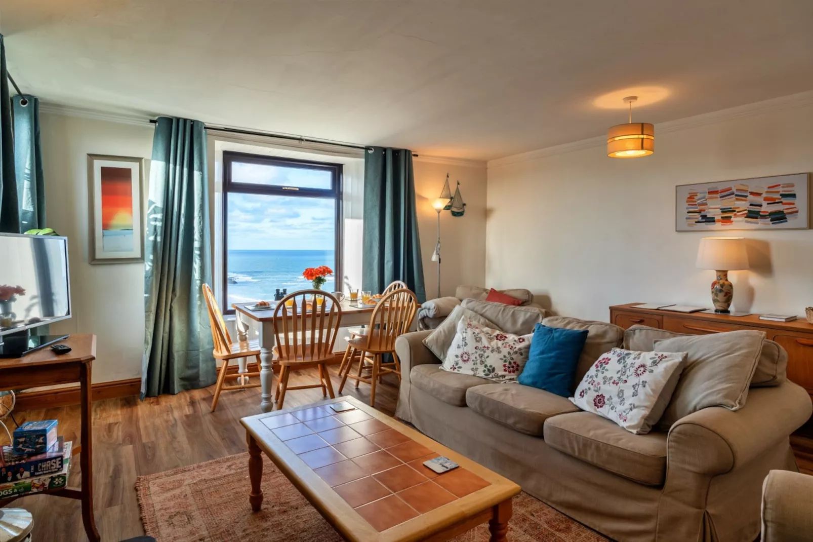 Bishop Rock-Living room
