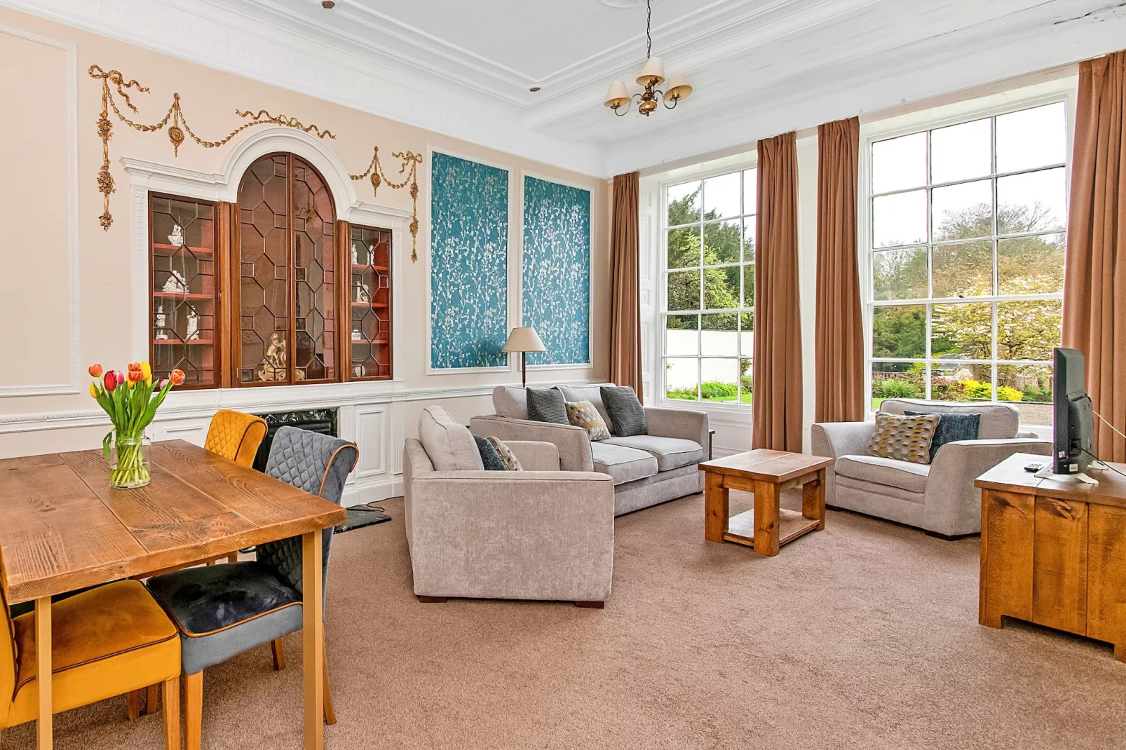 Hambleton Hall Apt-Living room