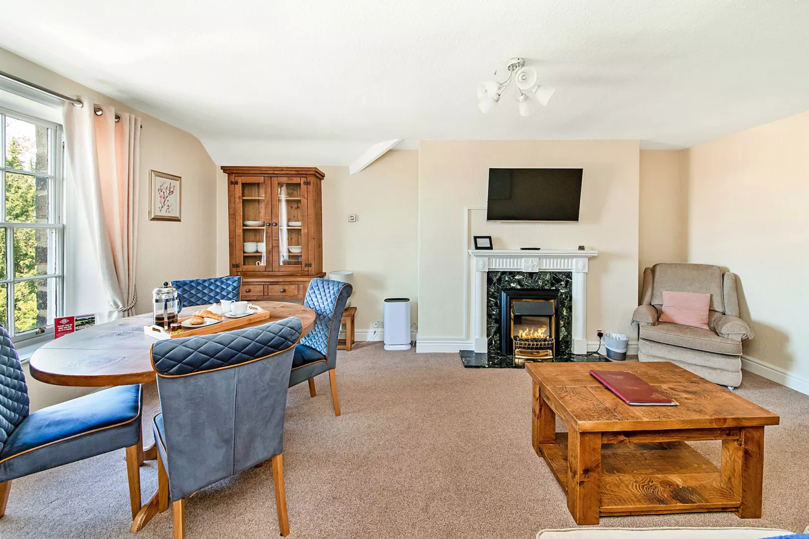 Pennine Hall Apt-Dining room