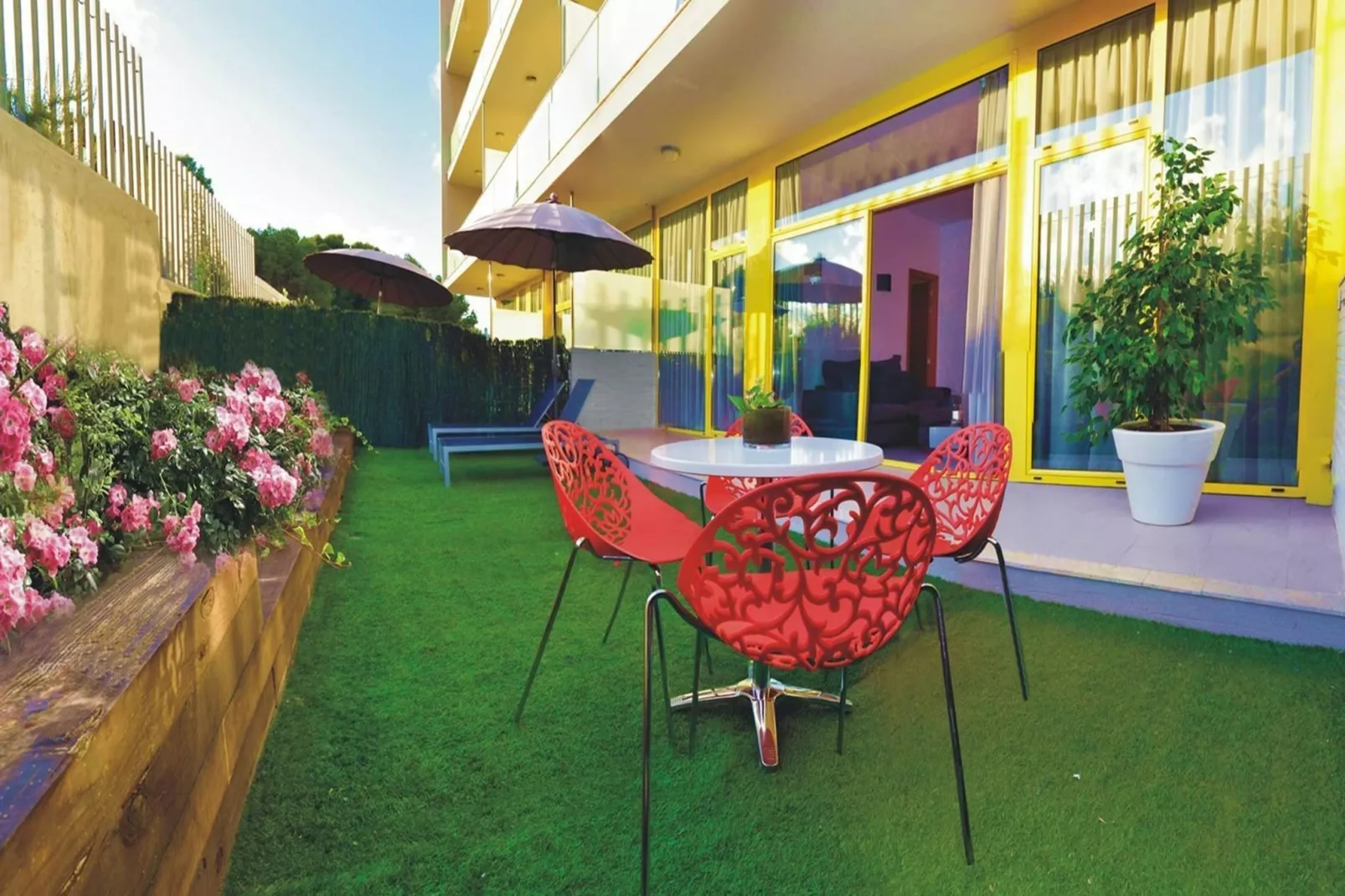 APOLO SUITES RENTALMAR 2/4-Terrassenbalkon
