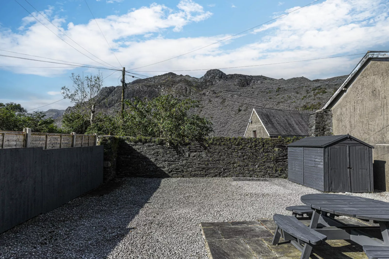The Moelwyn-Terrace balcony