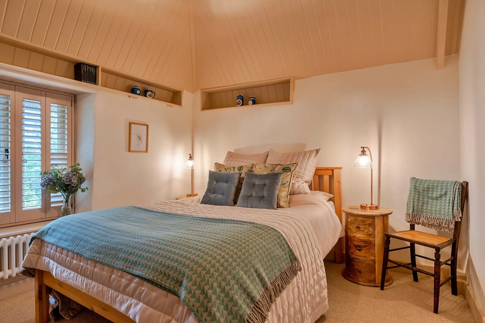The Thatch at Winterborne Houghton-Bedroom