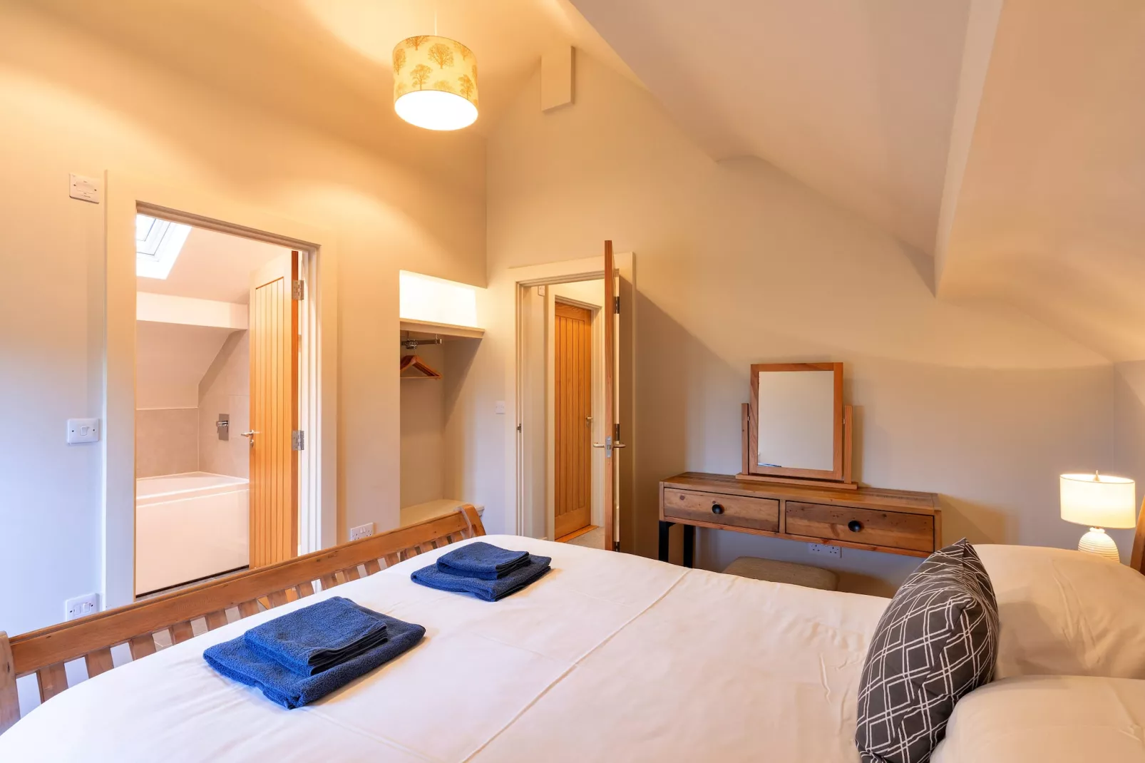 Acorn Cottage-Bedroom
