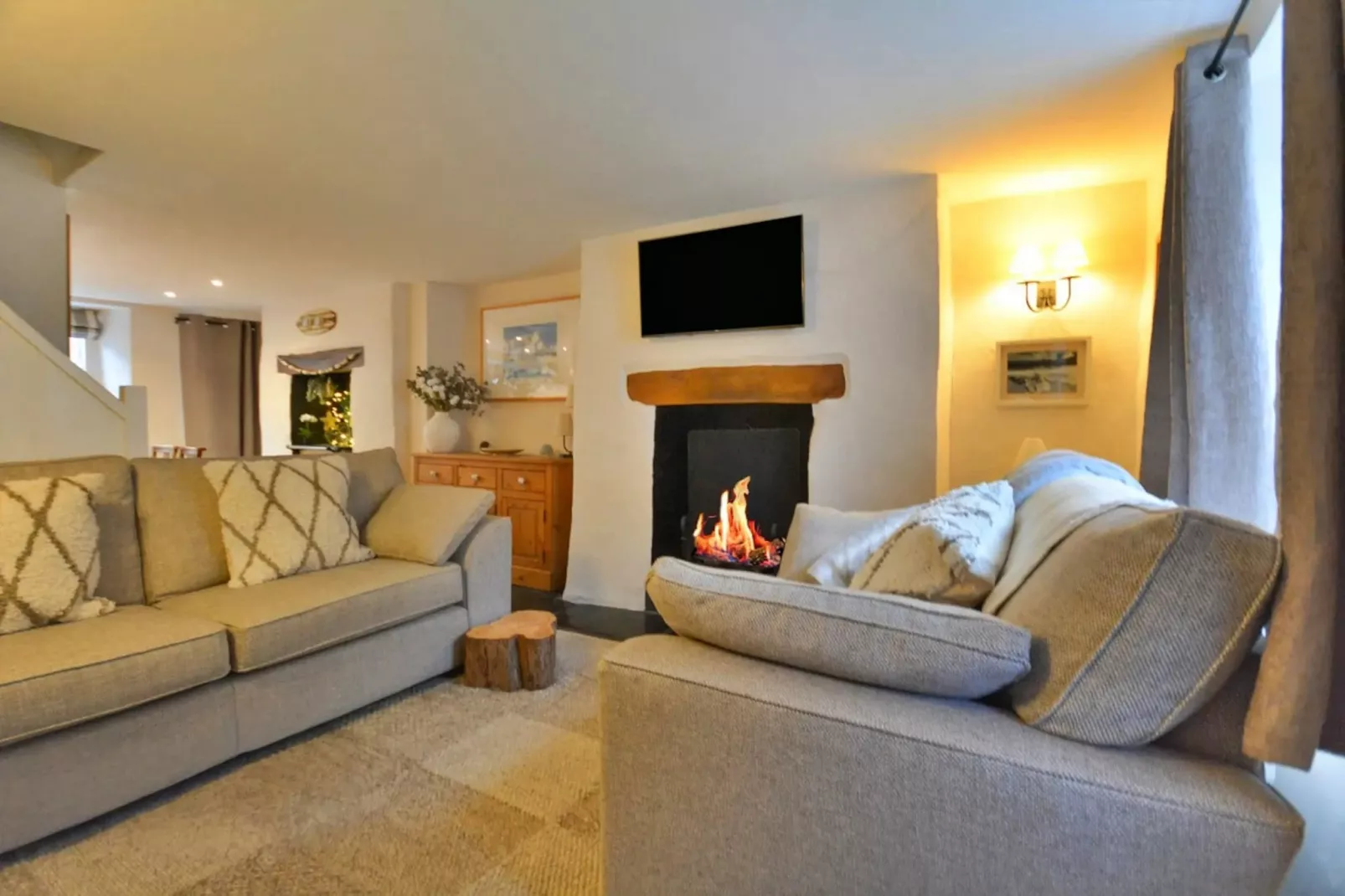 Cawsand Cottage-Living room
