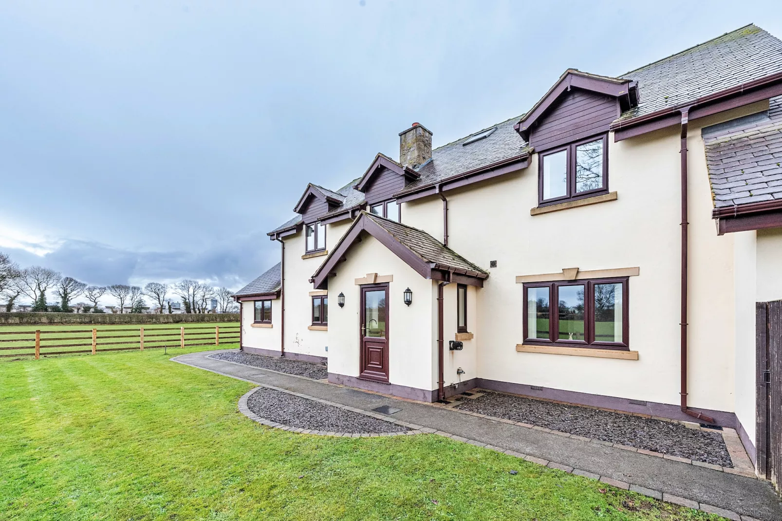 Groes Faen Bach Farmhouse-Outdoor
