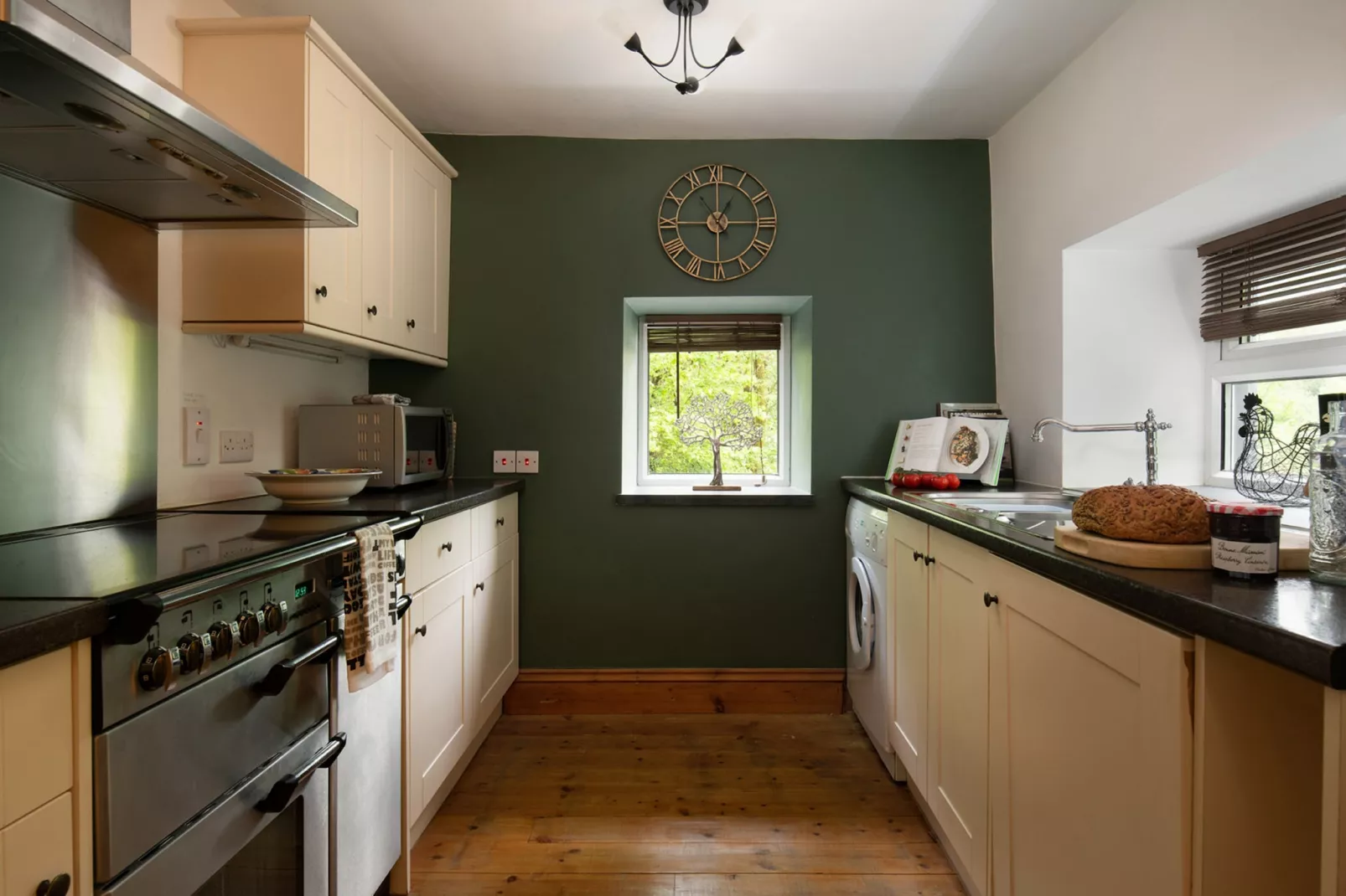 Bron Elan-Kitchen