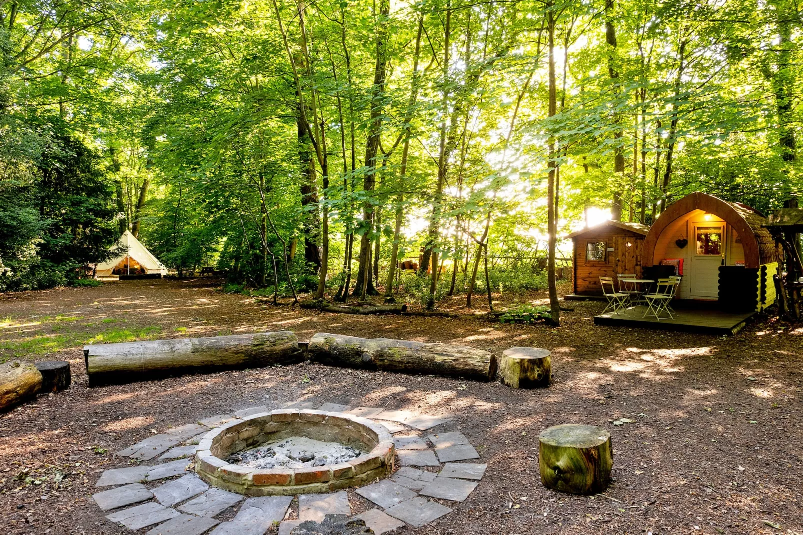 Bluebelle Glamping Pod-Exterior summer