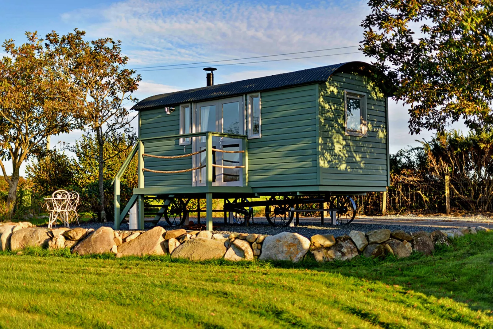 'Angharad' Poachers Hut-Outdoor