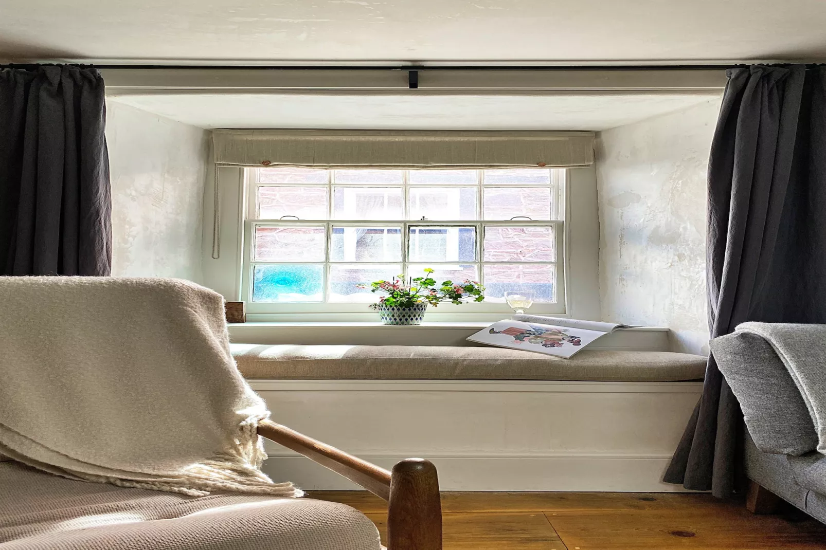 Calm Cottage, Kingsand-Living room