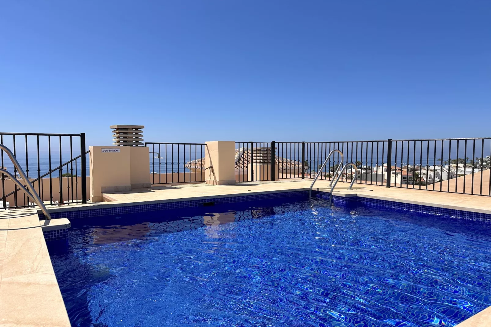 Carabeo Getaway 2000 by Casasol-Piscine