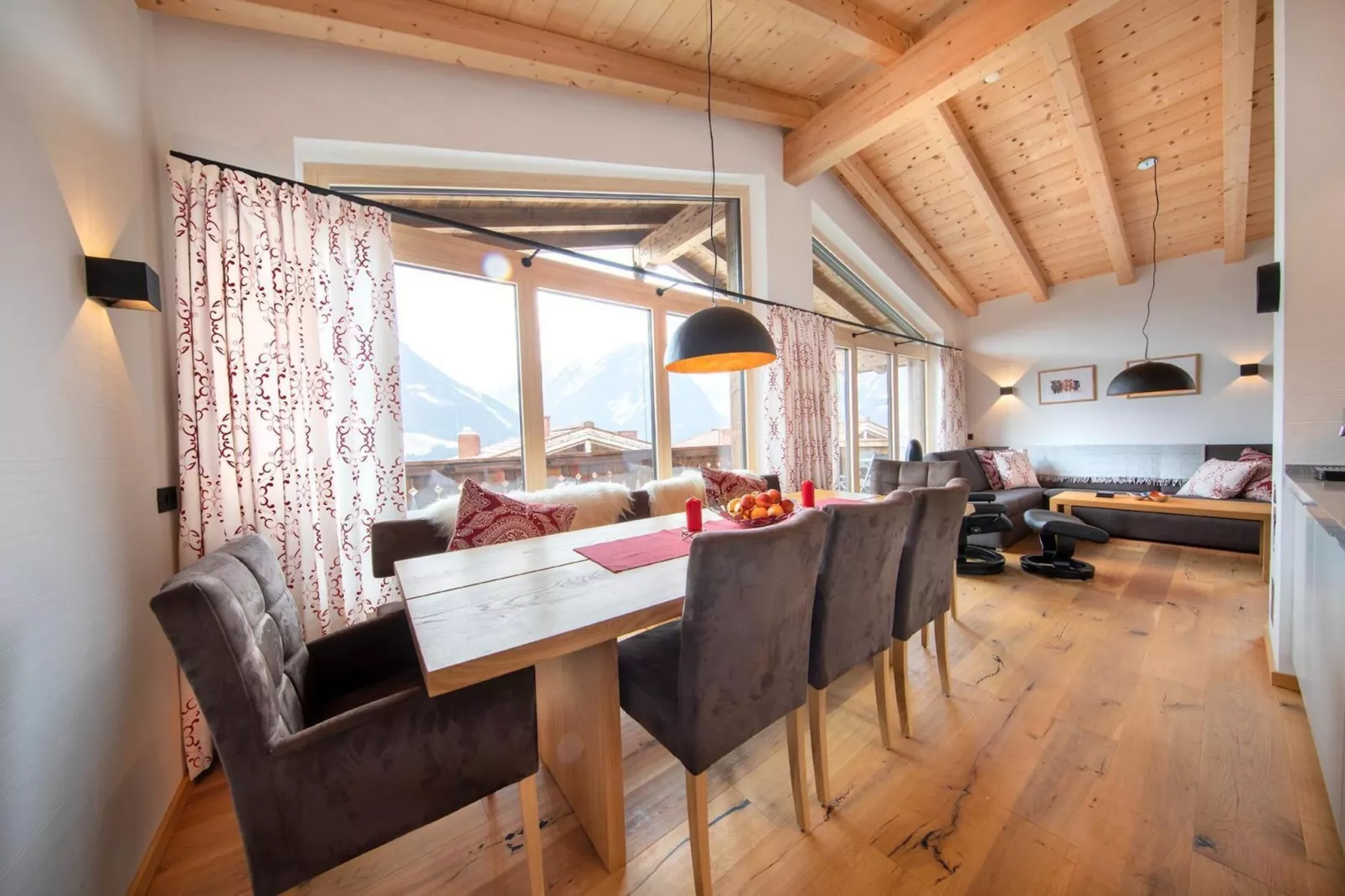 Nationalpark Chalet Rötspitze-Dining room