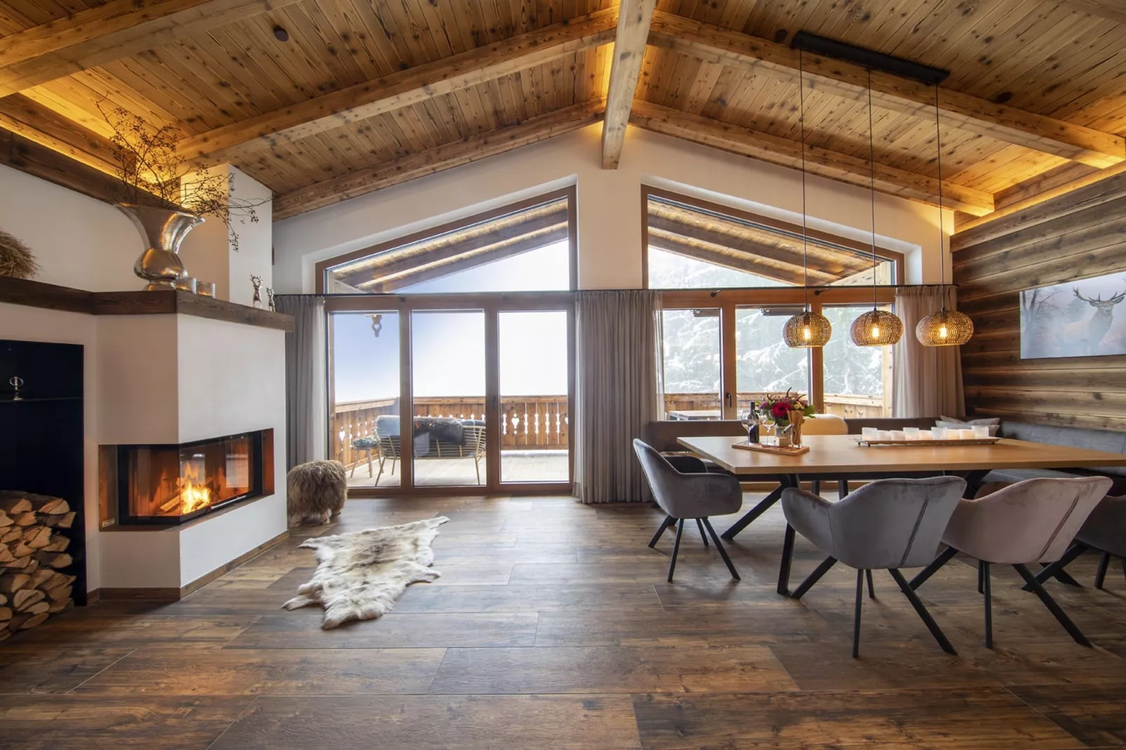 Nationalpark Chalet Schneespitze-Dining room