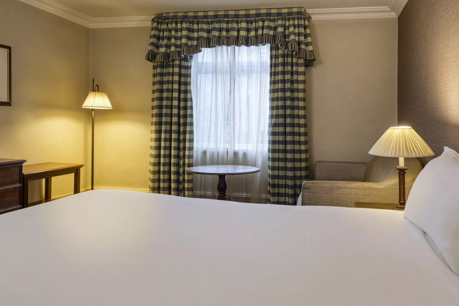 Compact Double Ex Mercure Winchester-Bedroom