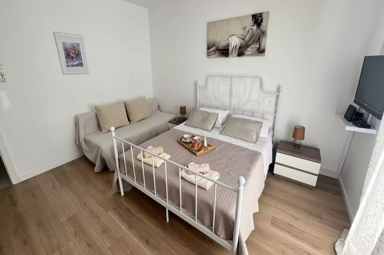 Apartmani Vela Makarska - Two Bedroom Apartment With Balcony-Bedroom