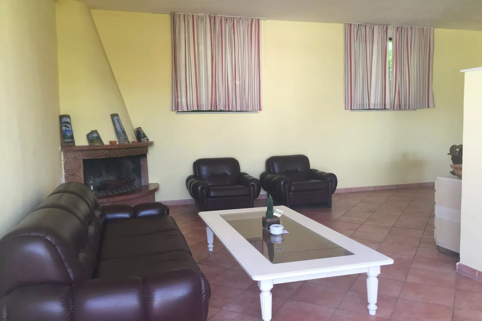 Menotti-Salon