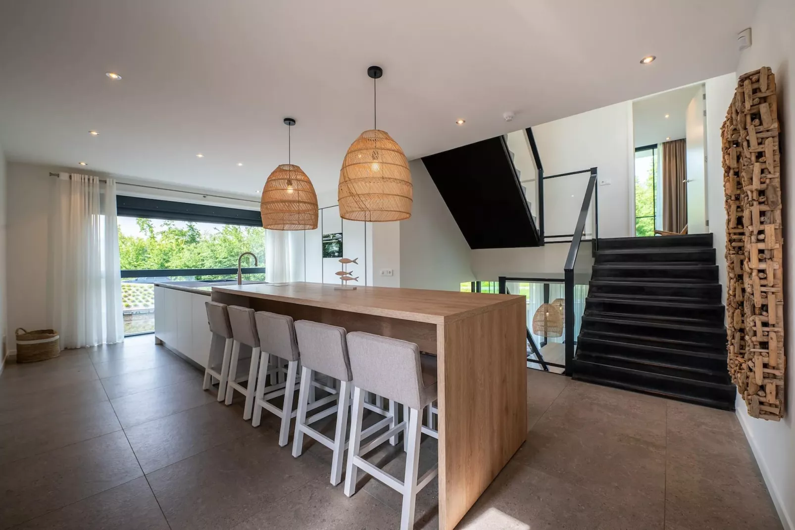 Harbour Village 5-Dining room