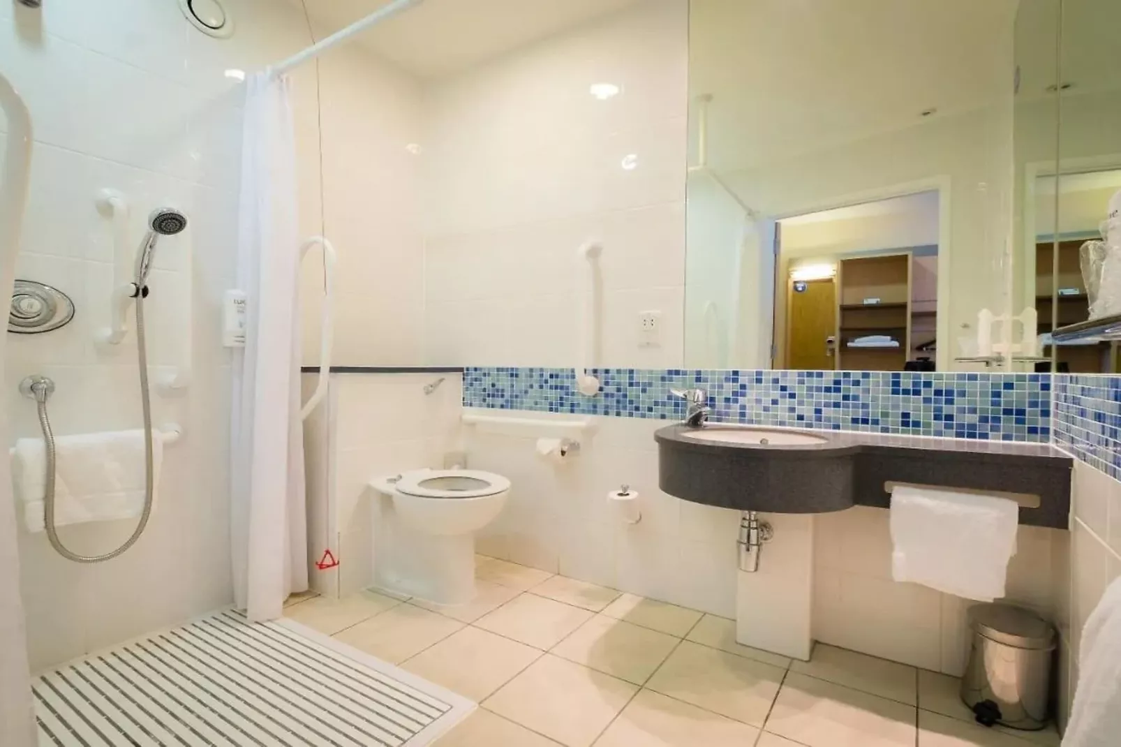 Brentwood Aberdeen  Standard Single-Bathroom