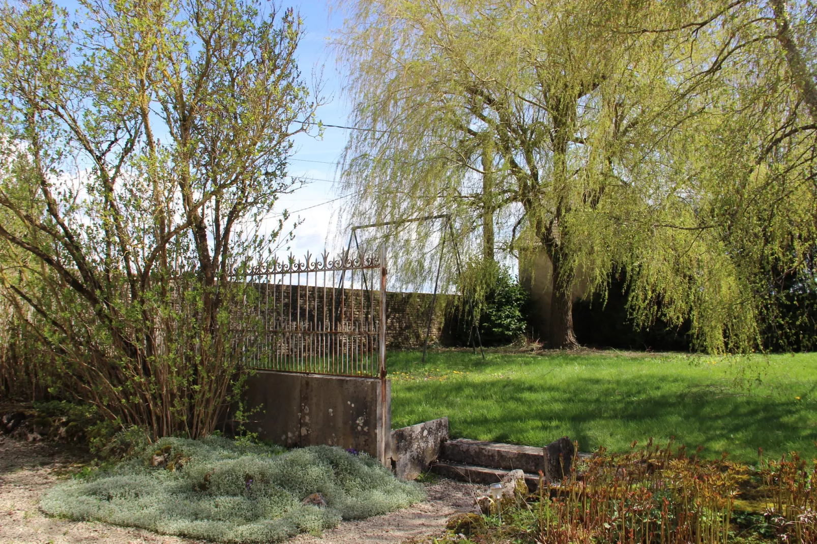 Maison de Vacances Bouix-Gardens summer